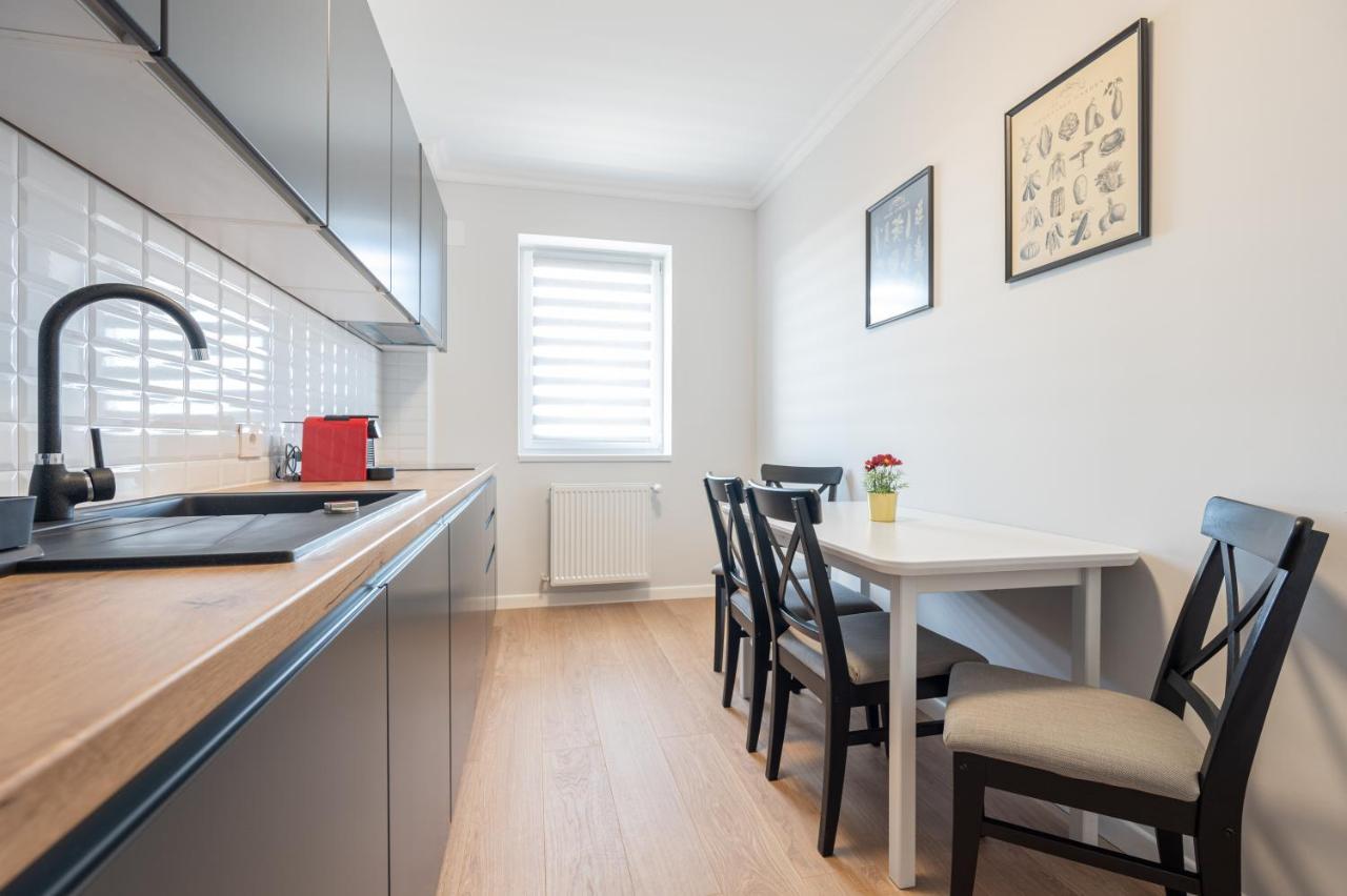 Appartement Lilla Flats à Oradea Extérieur photo